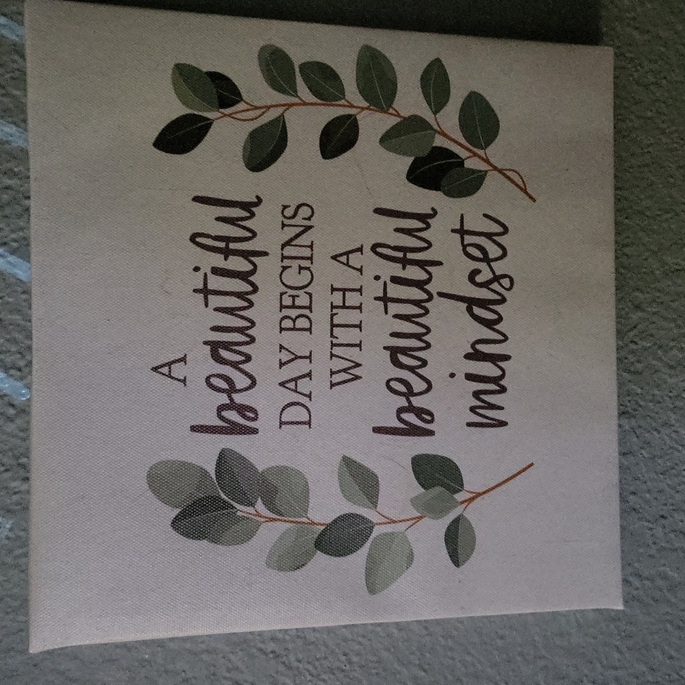 Decor - Picture 3 of 4